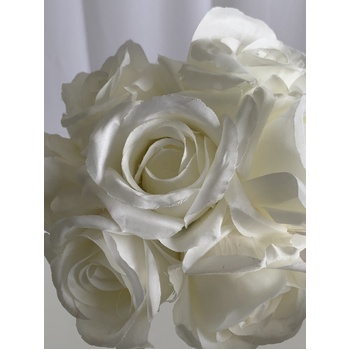 thumb_White 7 Head Rose Bouquet