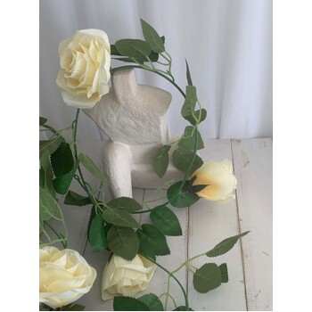 thumb_2.2m Ivory/Champagne Rose Garland with 10 Flowers