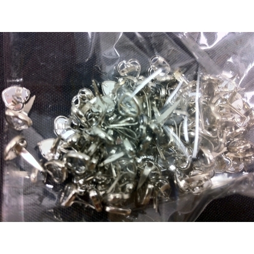 Large View 100pc - 6mm Clear Heart Brads