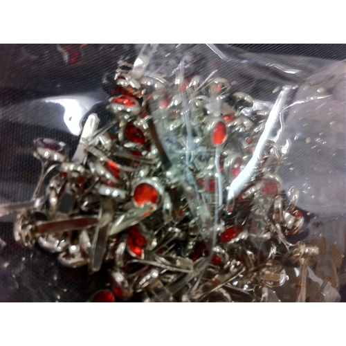 Large View 100pc - 6mm Red Round Brads