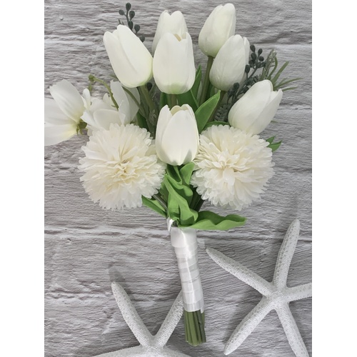 Large View White Small Tulip/Chrysanthemum Bouquet/Vase Arrangement